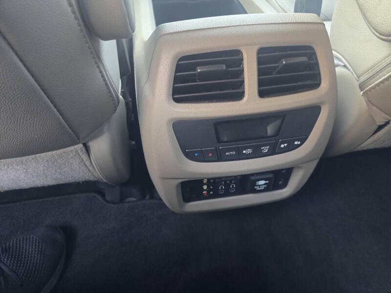 2017 Honda Pilot Touring — photo 7