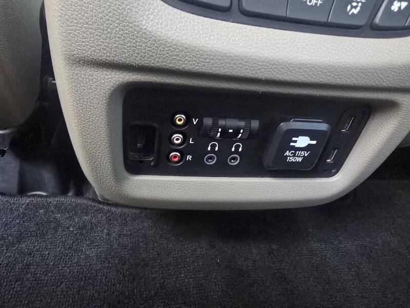 2017 Honda Pilot Touring — photo 8