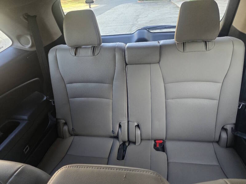 2017 Honda Pilot Touring — photo 11