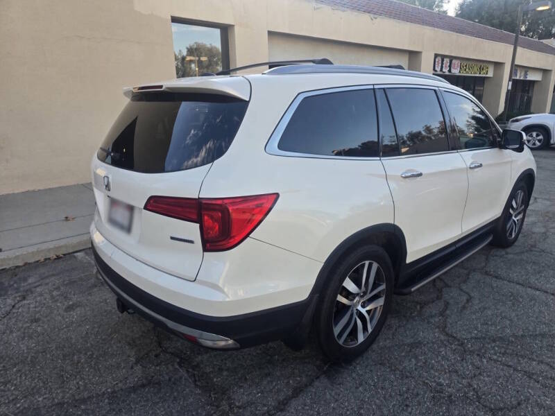 2017 Honda Pilot Touring — photo 23