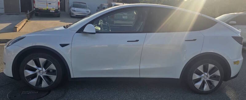 2022 Tesla Model Y Long Range — photo 12