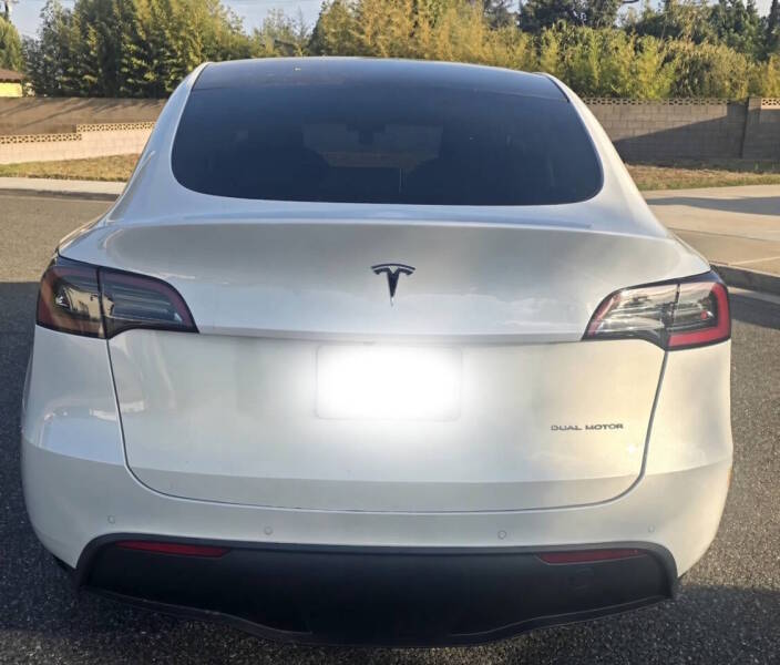 2022 Tesla Model Y Long Range — photo 14