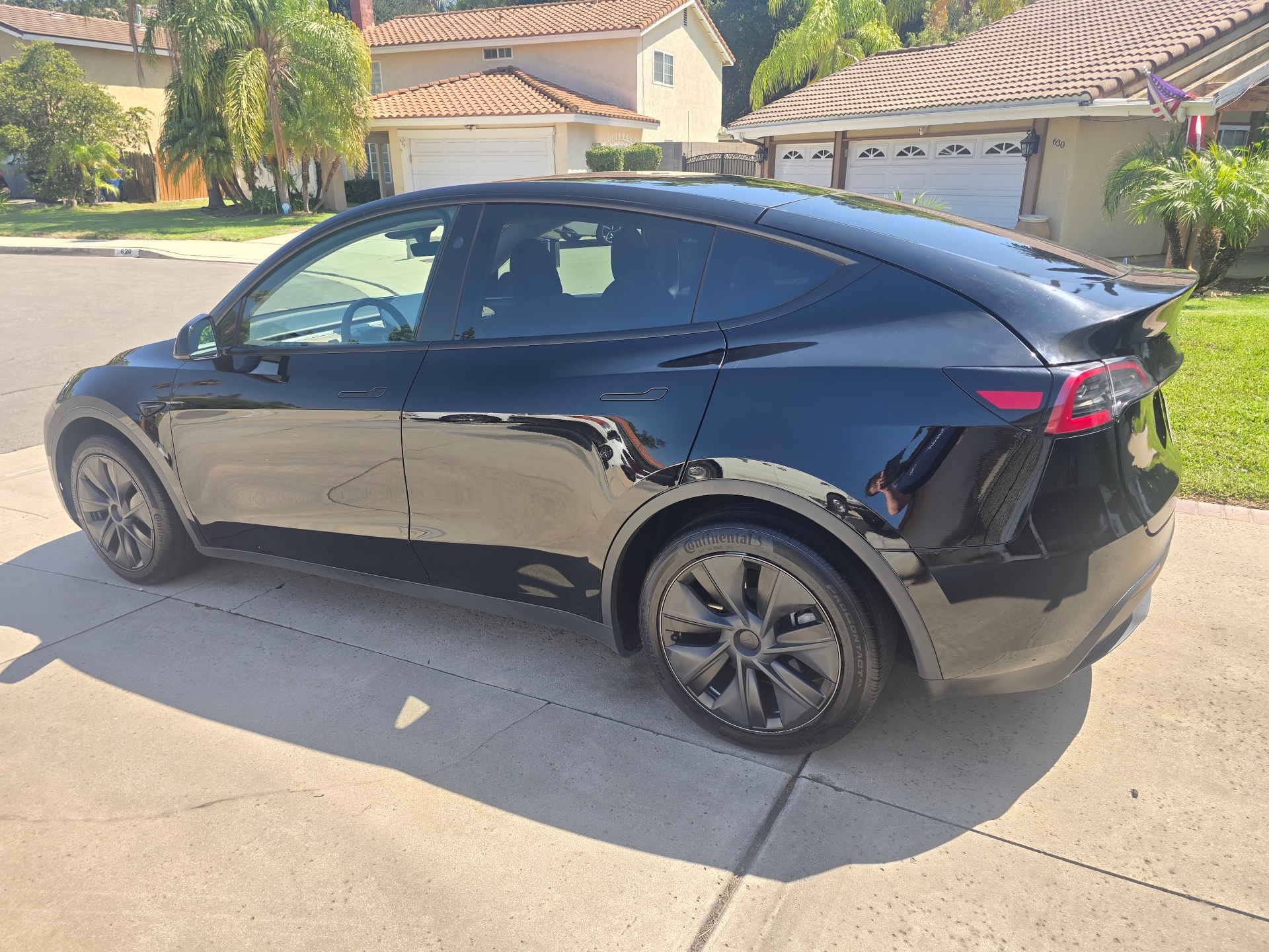 2024 Tesla Model Y Long Range — photo 6
